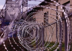 في سجن الشارون