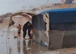 مطر يغرق الخيام في غزة