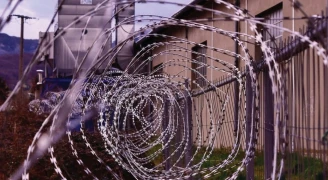 في سجن الشارون