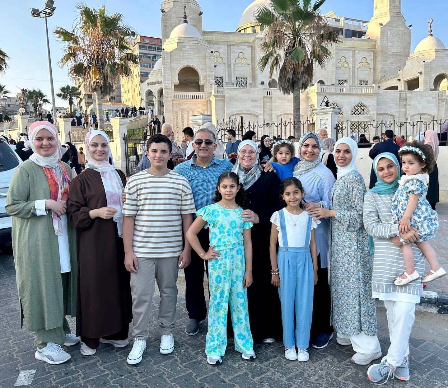 عائلة الدكتور جمال عوني نعيم.jpeg